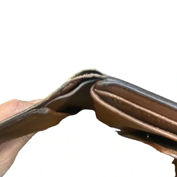 #194 Louis Vuitton Porte Tresor Monogram Trifold Wallet - Picture 12 of 16